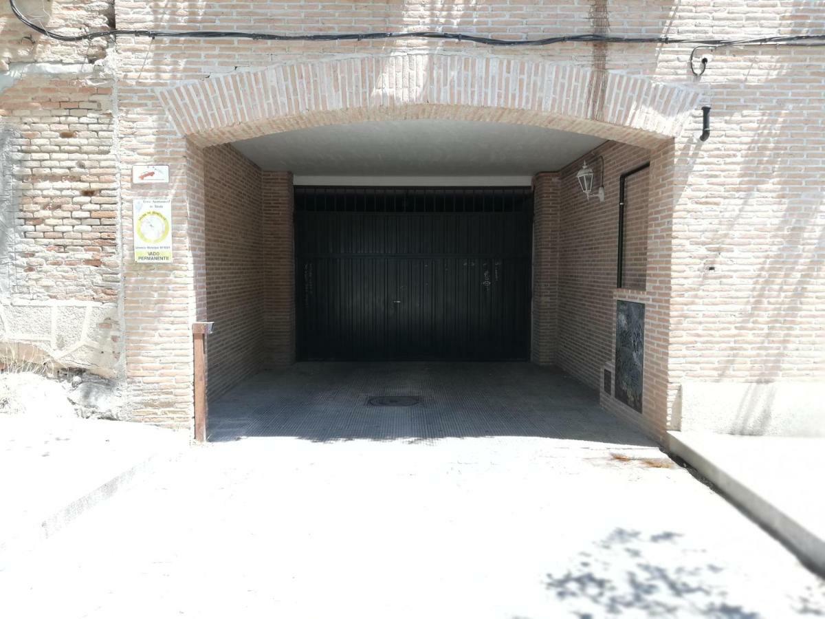 Apto El Clavo-Con Parking Gratis 托萊多 外观 照片