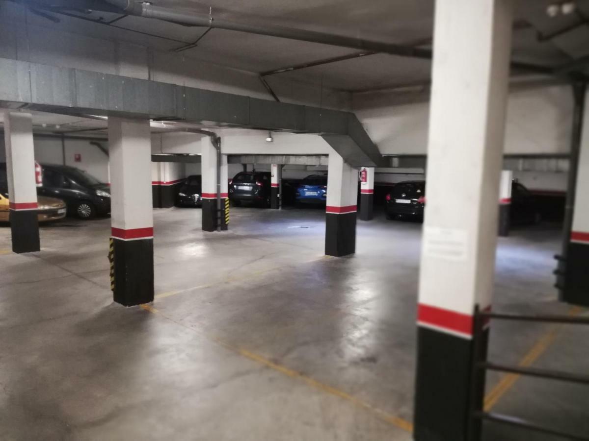 Apto El Clavo-Con Parking Gratis 托萊多 外观 照片